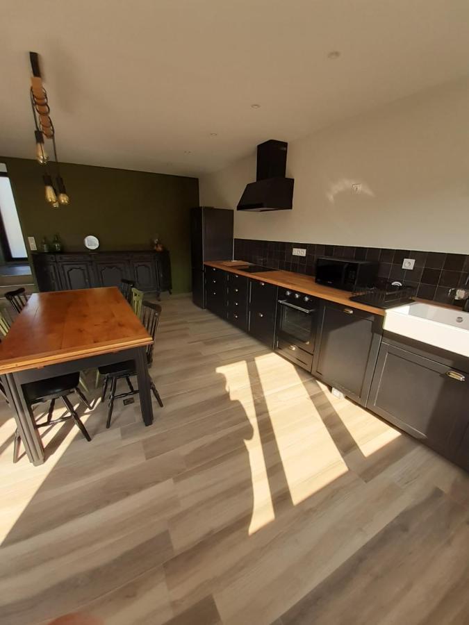 Maison Chaleureuse, Spacieuse Et Familiale * Beauvoir (Manche)